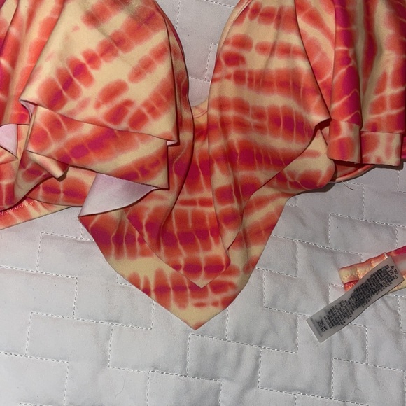Victoria Secret 3/20$ (Pink) peachy orange and yellow& white size medium EUC 🍭 - Picture 2 of 4
